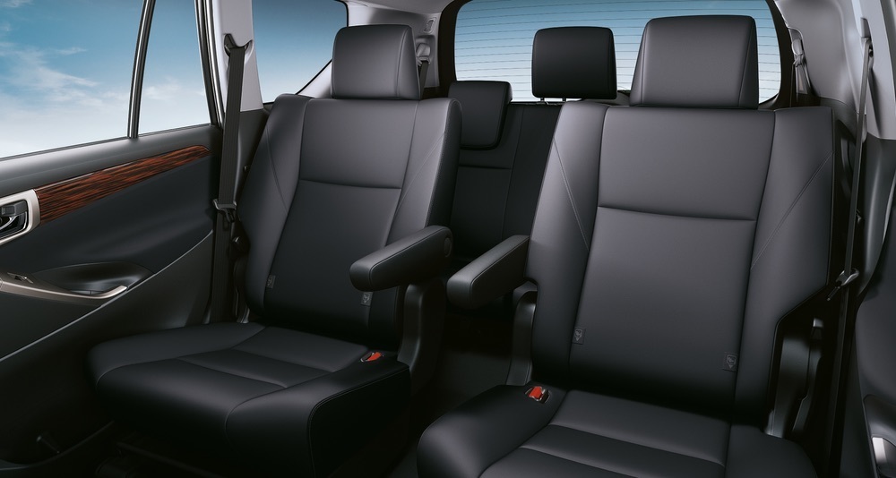 toyota-innova-premium-mpv-car-malaysia-features-2nd-row-captain-seats